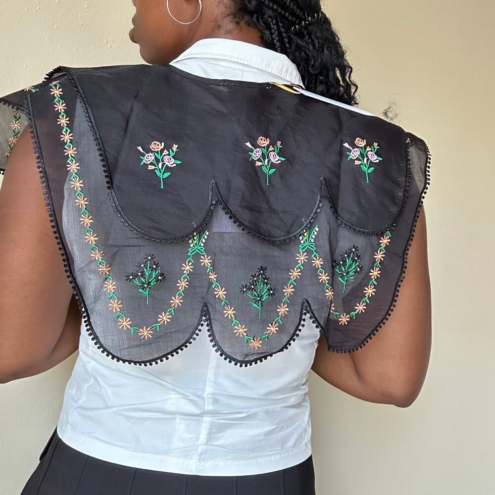 House of Harlow 1960 Floral Embroidered Capelet Collar One Size - Picture 2 of 9